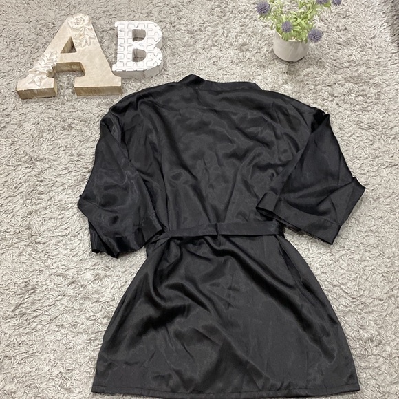 Dreamgirl Satin Robe Plus Size (1X/2X) - Picture 6 of 6
